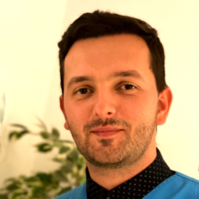 Dr Robert Donici